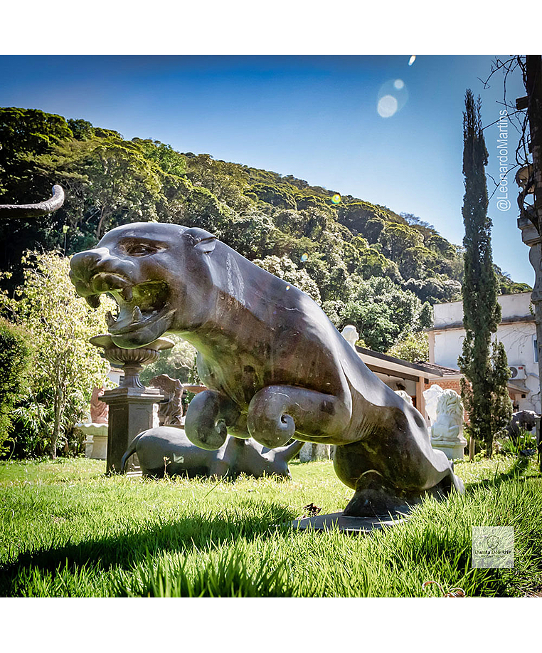 imagem do produto Escultura Jaguar Mármore Preto 46cm - EMP714 Elegância e Força Clássica