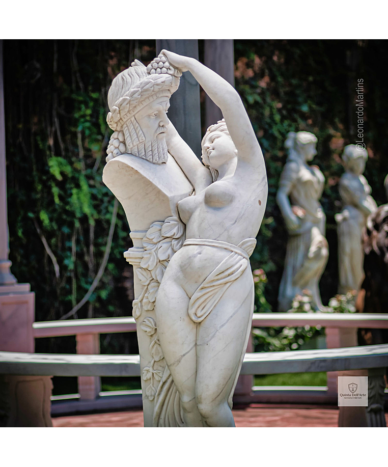 imagem do produto Escultura La Bacchante 150cm - EMP116 Arte Clássica e Sofisticação para Jardins de Luxo