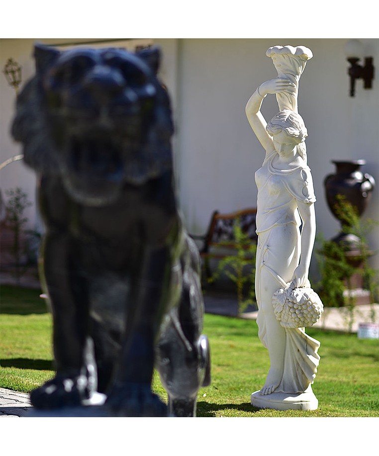 imagem do produto Escultura Lady  158cm - EMP371