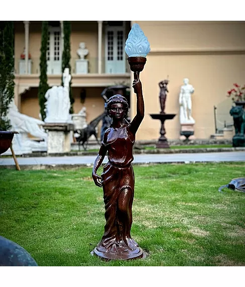 imagem de Escultura Lady Luminária em Ferro Fundido 125cm - EF239E