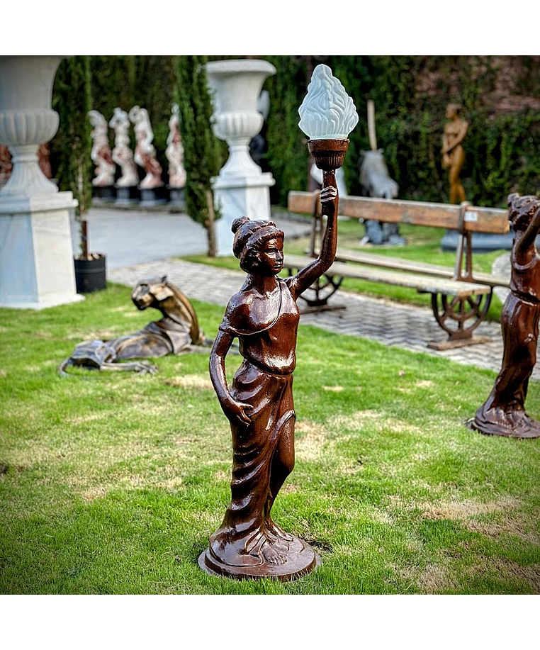 imagem do produto Escultura Lady Luminária em Ferro Fundido 125cm - EF239E