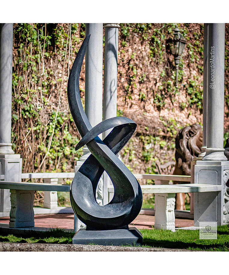imagem do produto Escultura Linha Cont�nua em M�rmore Preto 170cm - EMP725