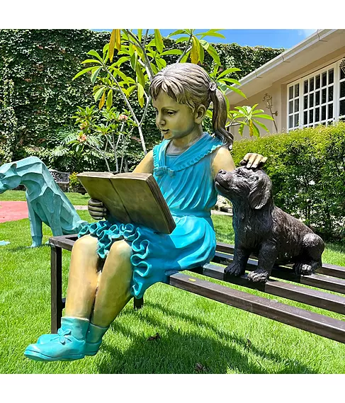 imagem de Escultura Menina com Cachorro no Banco 132cm - EBZ604