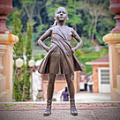 imagem do produto Escultura Menina Destemida em Bronze 130cm - EBZ701 Projetos de Paisagismo