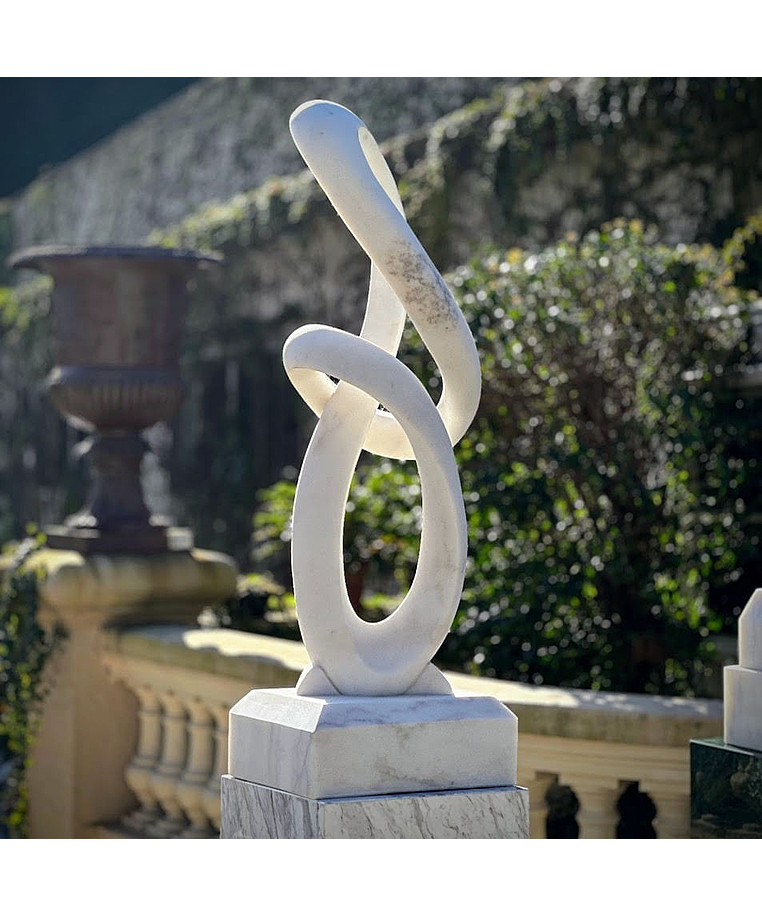 imagem do produto Escultura Movimento Sublime em Mármore Branco 120cm - EMP733