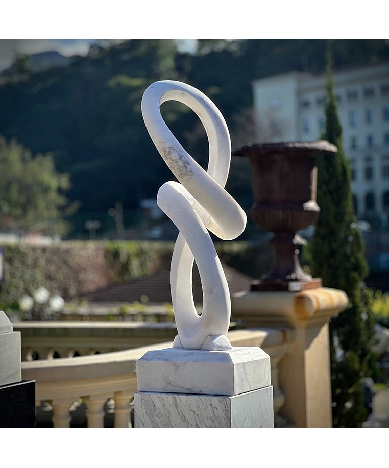 imagem do produto Escultura Movimento Sublime em Mármore Branco 120cm - EMP733