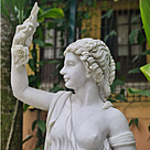 imagem do produto Escultura Mulher com Rosa nas Mãos 160cm - EMP458
