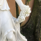 imagem do produto Escultura Mulher com Rosa nas Mãos 160cm - EMP458