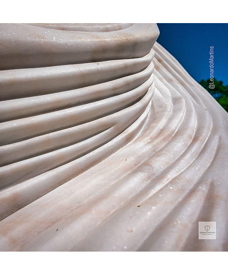 imagem do produto Escultura Ondas de Pedra Mármore Branco 120cm - EMP738 Para Ambientes Contemporâneos