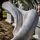 imagem do produto Escultura Ondas de Pedra Mármore Branco 120cm - EMP738 Para Ambientes Contemporâneos