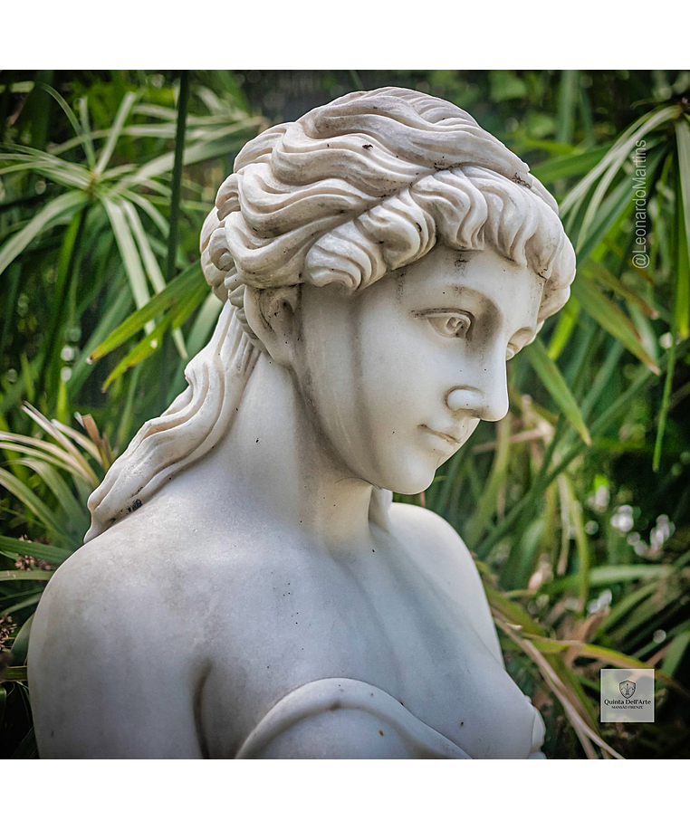 imagem do produto Escultura Primavera Sentada M�rmore Branco 140cm - EMP381