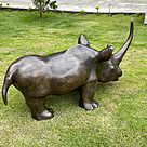 imagem do produto Escultura Rinoceronte em Bronze 48cm EBZ513 Força e Elegância