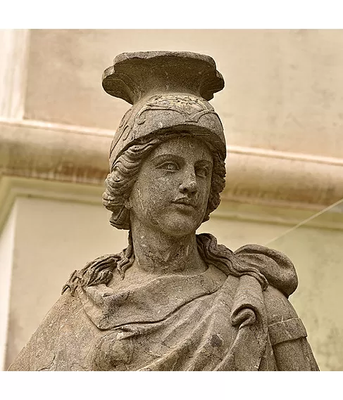 imagem de Escultura Soldado Romano com Escudo 230cm - EMP427