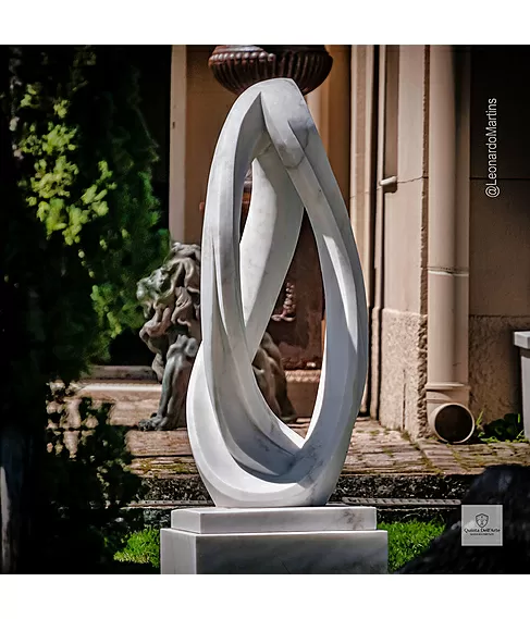 imagem de Escultura Tra�o Soberano M�rmore Branco 150cm - EMP748
