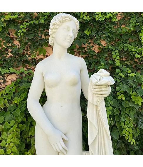 imagem de Escultura V�nus Pudica 160cm - EMP476