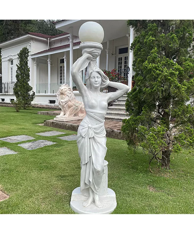 imagem de Estatua para Jardim Cauria Lumin�ria 123cm - EML024