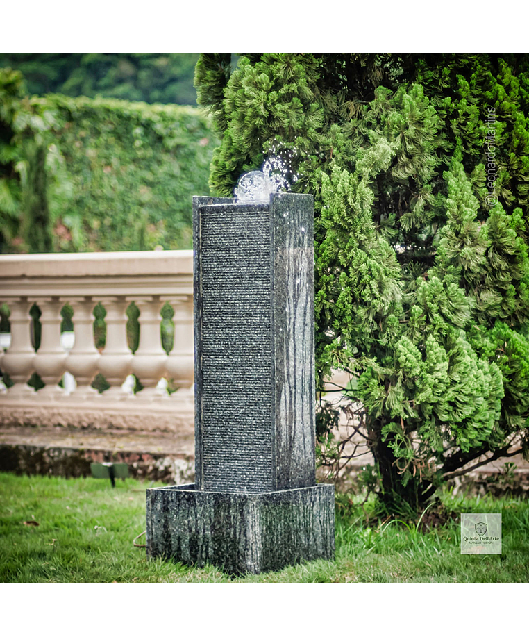 imagem do produto Fonte Cristal em Fluxo Granito 110cm - FMP358 Sofisticação para Jardins