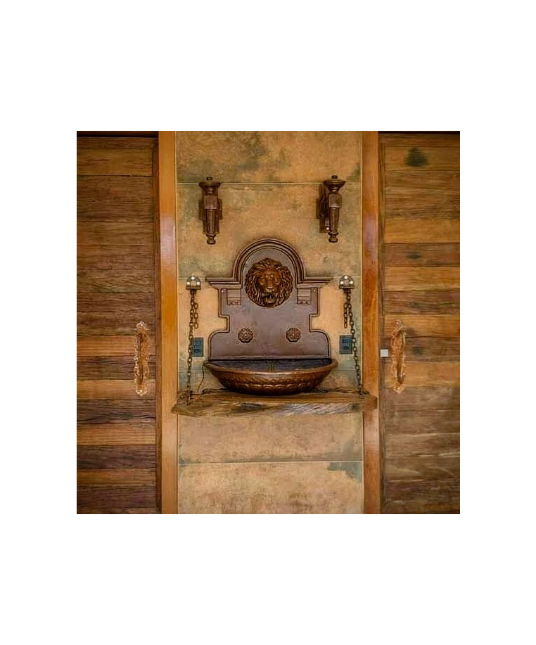 imagem do produto Fonte de Parede Cara de Le�o 95cm - FF014
