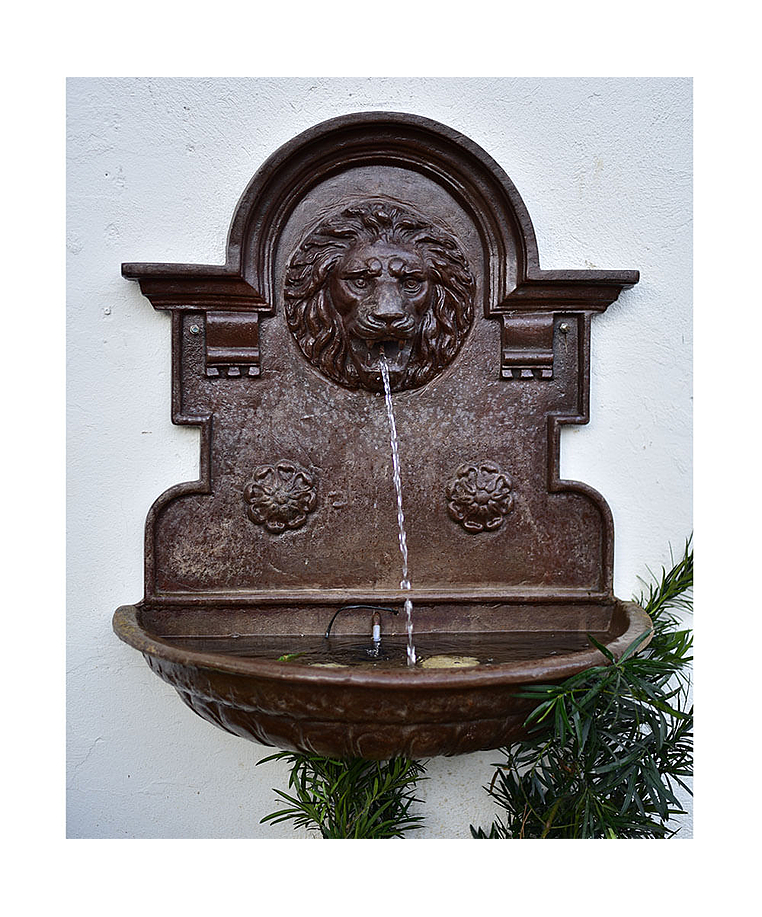 imagem do produto Fonte de Parede Cara de Le�o 95cm - FF014