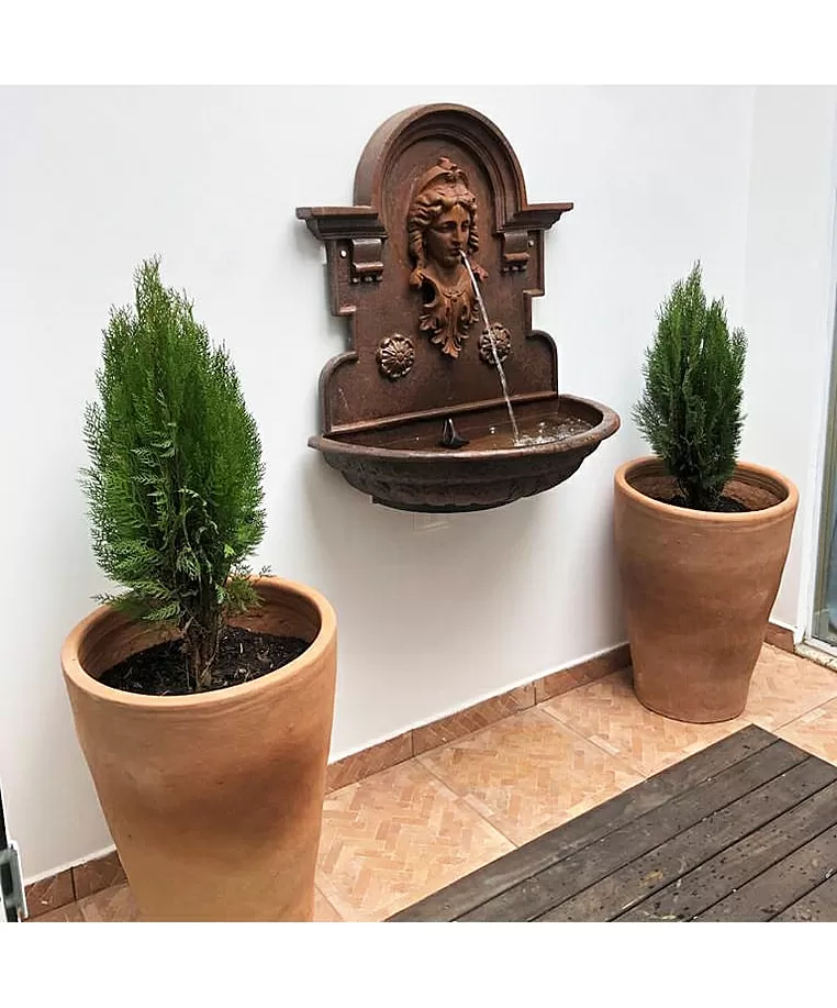 imagem de Fonte de Parede Princesa em Ferro Fundido 95cm - FF015 Destaque no Paisagismo