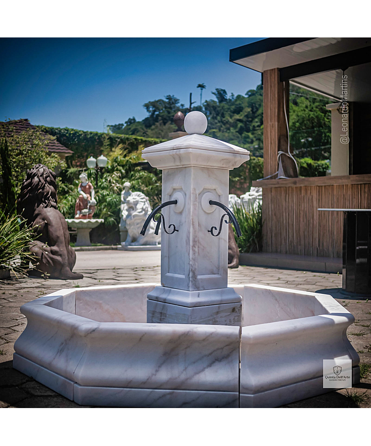 imagem do produto Fonte Moderna para Lago em Mármore 122cm - FMP167 Sofisticação para Projetos Paisagísticos