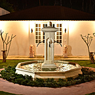 imagem do produto Fonte Moderna para Lago G 243cm em Mármore - FMP168  Elegância Monumental para Paisagismo