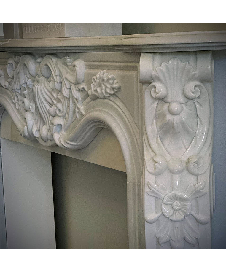 imagem do produto Lareira Bolonha em Mármore Branco 130cm VRMP346 Clássica e Sofisticada para Alto Padrão