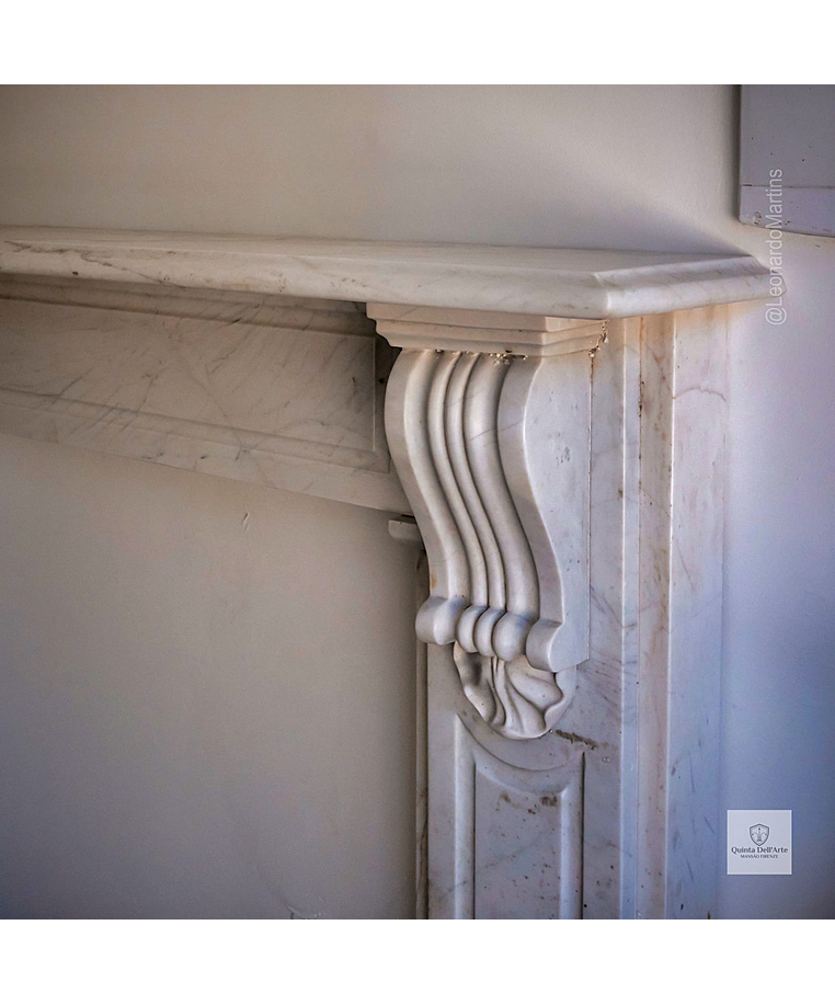 imagem do produto Lareira Palermo em Mármore Branco 119cm VRMP354 Sofisticada para Ambientes de Alto Padrão 