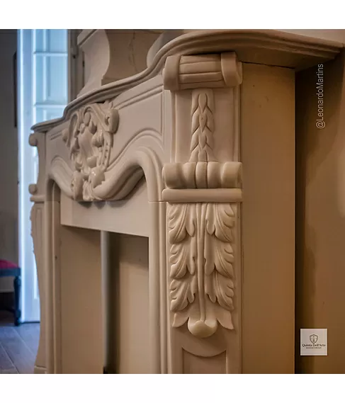 imagem de Lareira Turim em Mármore Branco 130cm VRMP348 Clássica para Ambientes Sofisticados 