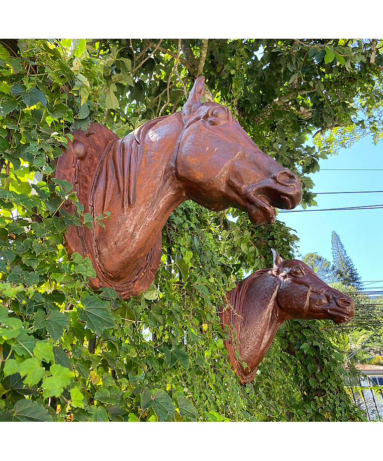 imagem do produto Par Cabeças de Cavalo Jockey em Ferro Fundido 73cm VRF271
