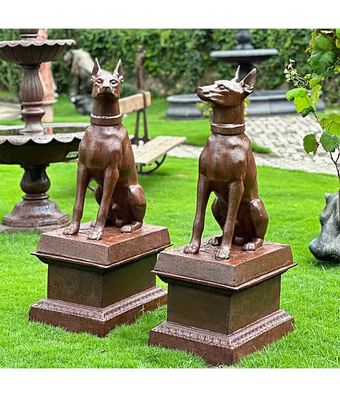imagem de Par de Escultura Cachorro Dobermann 134cm VRF225B Imponência e Elegância