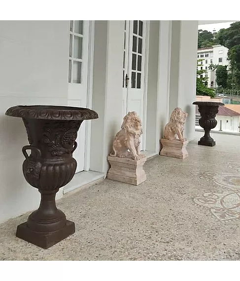 imagem de Par de Escultura Le�o Rosa Sentado 80cm - EMP402