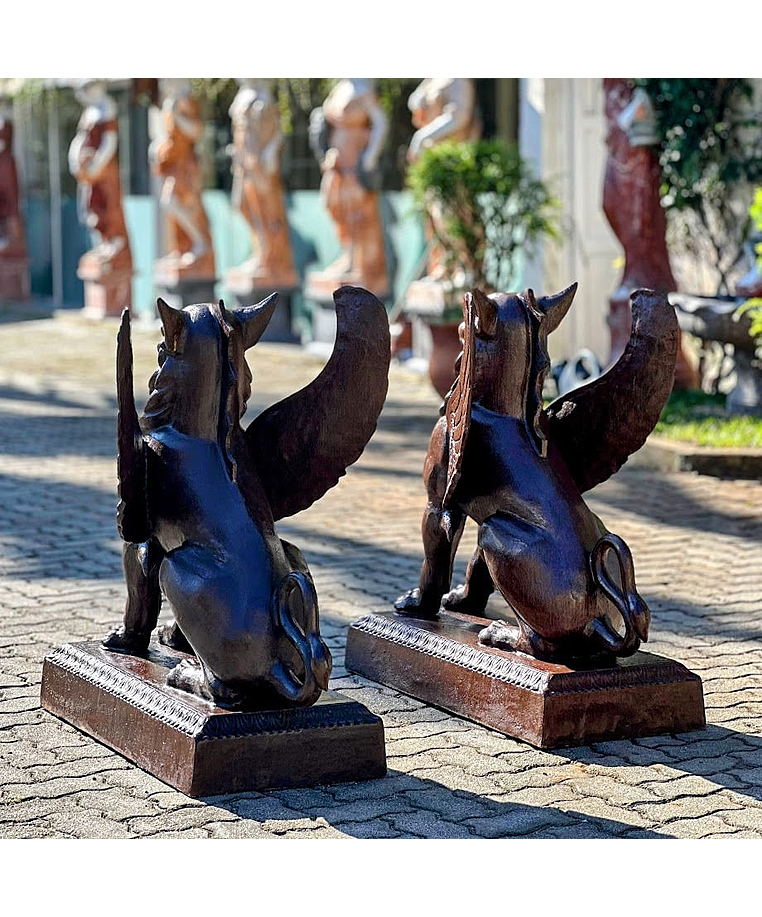 imagem do produto Par de Esculturas Quimera 95cm EF410P Misticismo e Elegância