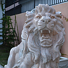 imagem do produto Par de Leões em Mármore Rosa 145cm EMP449 Elegância e Presença Clássica