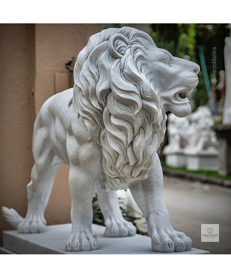 imagem do produto Par de Le�es Andando em M�rmore Branco 145cm - EMP706