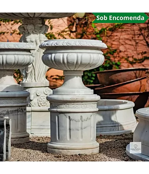 imagem de Par de Vasos Ta�a com Base Redonda em M�rmore 110cm - VMP135