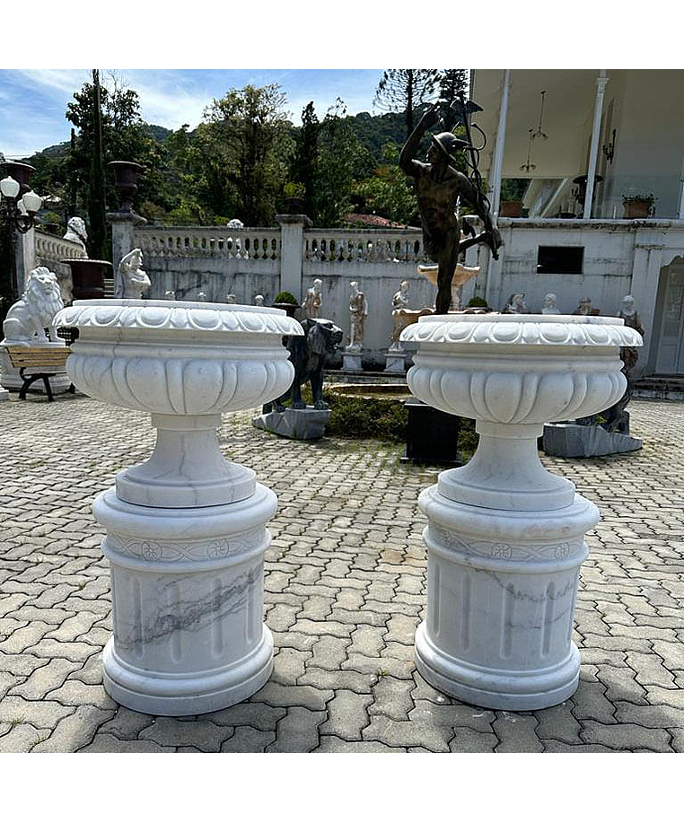 imagem do produto Par de Vasos Ta�a com Base Redonda em M�rmore 110cm - VMP135
