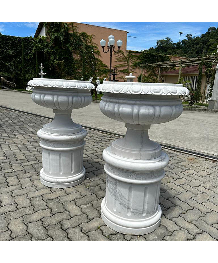 imagem do produto Par de Vasos Ta�a com Base Redonda em M�rmore 110cm - VMP135