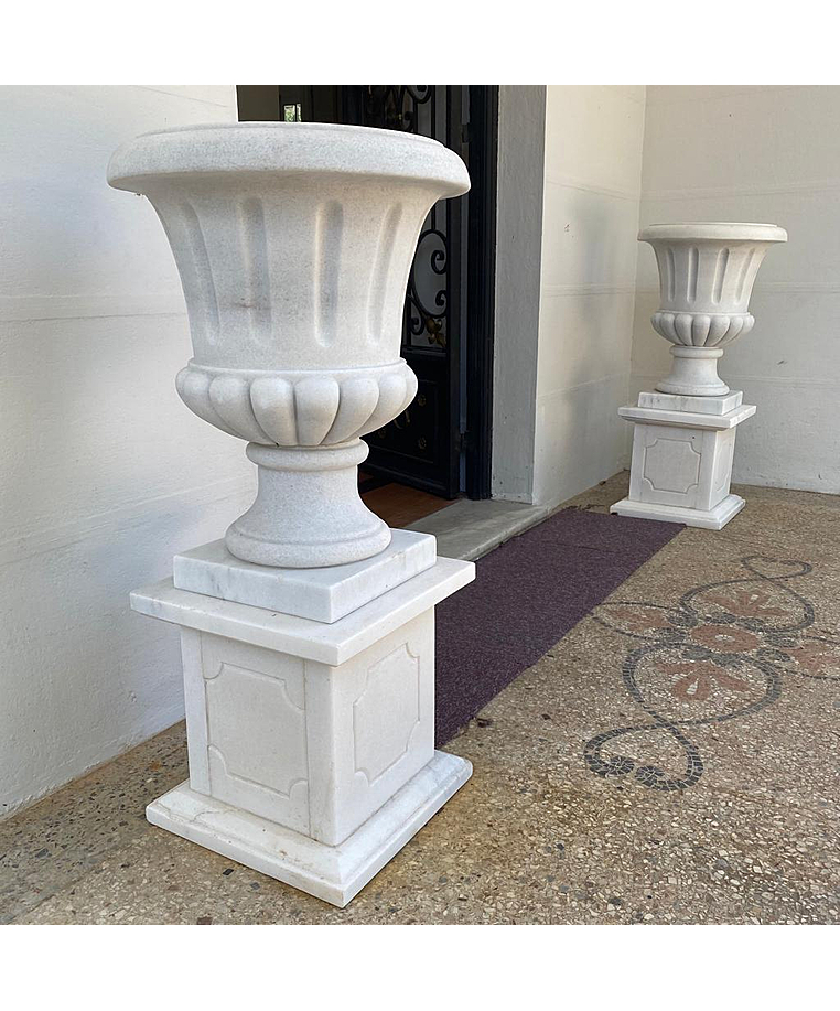 imagem do produto Par Vaso de Mármore com Base 105cm - VMP132 Destaque no Paisagismo