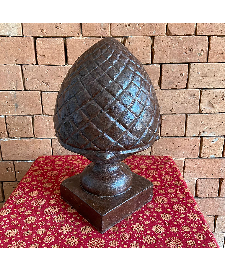 imagem do produto Pinha Decorativa em Ferro Fundido 45cm VRF159 Para Jardins e Projetos Clássicos 