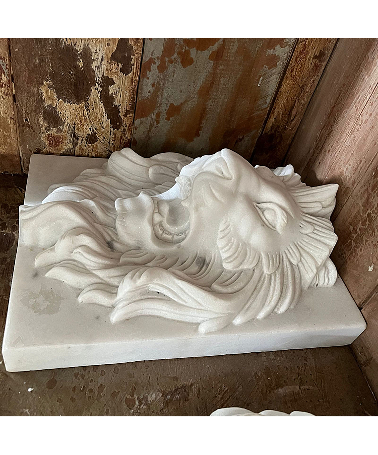 imagem do produto Placa Cara de Leão em Mármore 36cm VRMP325 Detalhe Clássico