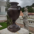 imagem do produto Vaso Decorativo Anfora Cara de India em Ferro Fundido 85cm  - VF037A Design Clássico
