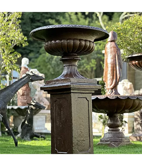imagem de Vaso Decorativo Ta�a com Coluna Quadrada 136cm - VF101